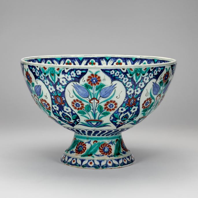 A large Cantagalli footed bowl  | MasterArt